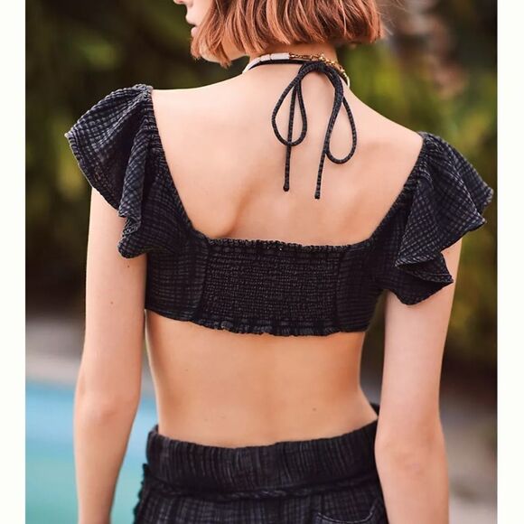 Anthropologie THE JERRY CINCHED Crop TOP Ruffled Cap Sleeve in Black - Picture 2 of 4